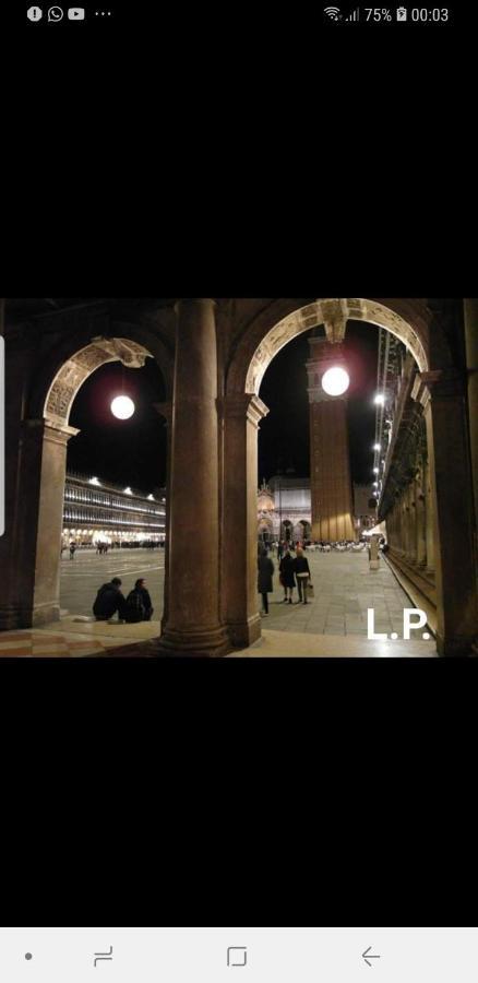 Large Top 3 Rooms Flat Central Rialto Venesia Bagian luar foto